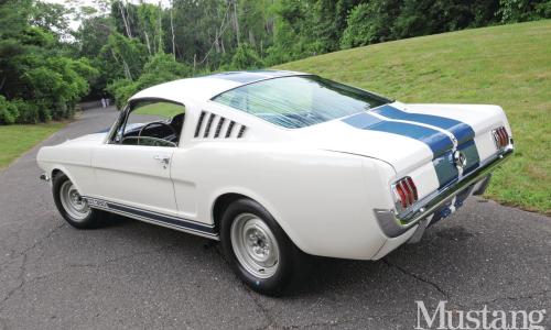 1965 Shelby GT 350 4.jpg