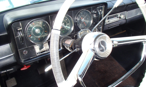 1965 Studebaker Daytona interior dashboard steering wheel white (2).png