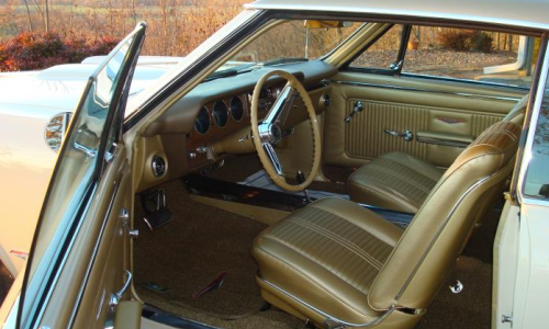 1966 Pontiac GTO Medium Fawn Gold interior.png