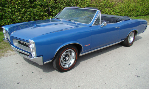 1966 Pontiac GTO convertible.png