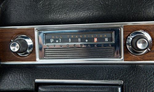 1966 Studebaker Daytoina Sports Sedan Studebaker radio image.png