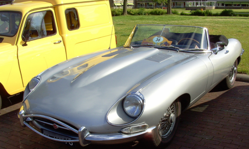 1968 Jaguar E-Type XKE Series 1.5 Opalescent Silver-Grey paint (2).png