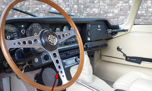 1968 Series 1.5 E-Type XKE steering wheel.png