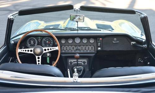 1968 Series 1.5 XKE E-type dashboard Jaguar (1).jpg