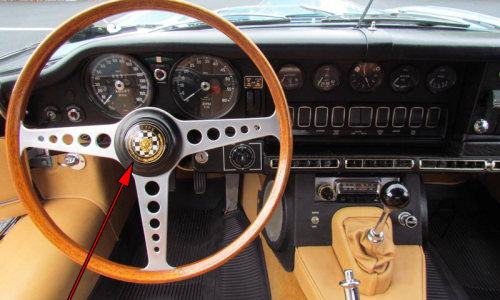 1968 Series 1.5 XKE E-type dashboard Jaguar (4).png