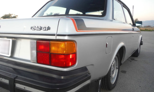 1979 Volvo 242 GT facelift rear corner image.png