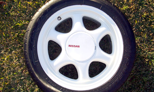 1989 1990 Nissan Skyline R31 GTS2 SVD Silhouette 16 x 7 inch white wheel.png