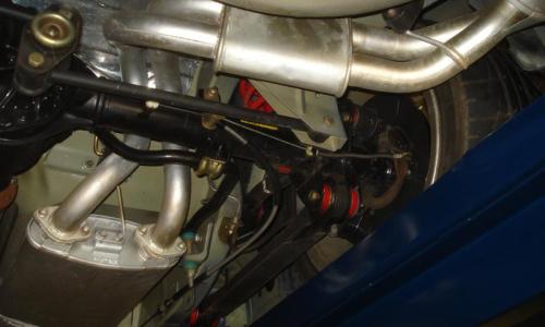 1997 EL Falcon GT rear suspension and differential (2).jpg
