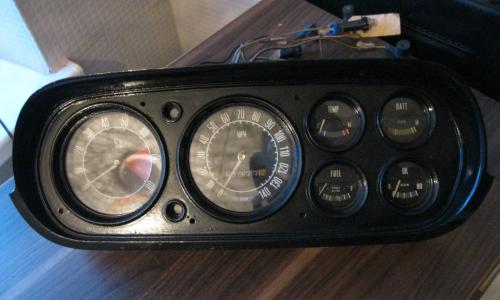 2 + 4 RS1600 instrument cluster.JPG