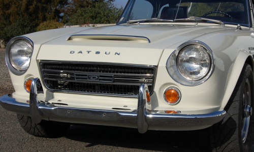 2000 datsun front.png