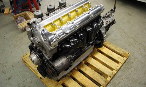 3.8l Jaguar engine block E-Type XK-E.jpg