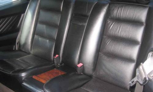 560SEC rear seats.jpg