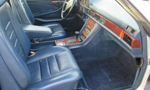 560sec blue interior.jpg