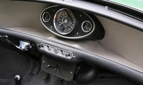 Almond Green MK1 1071cc Cooper S interior LHD 1.jpg