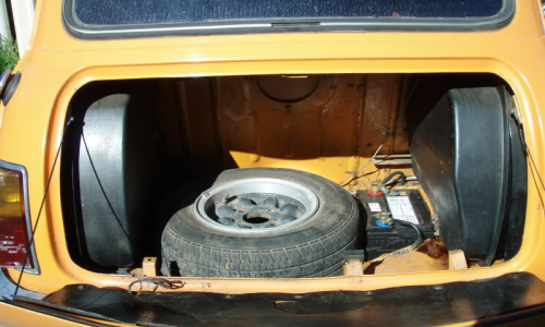 Australian Clubman GT twin fuel tanks.png