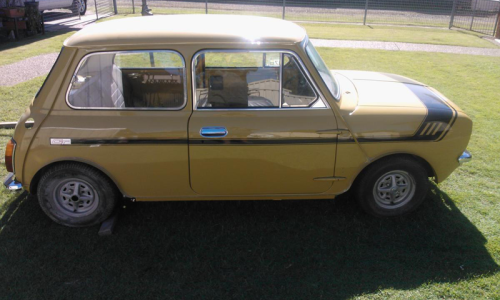 Australian Leyland Mini Clubman GT Camino Gold paint (2).png