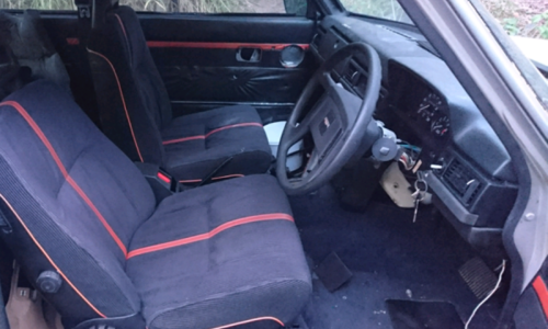Australian late dashboard Volvo 242 GT image.png