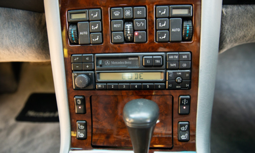 Becker BE 1492 C140 Mercedes radio coupe dash.png