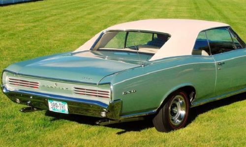 Beige Vinyl Roof Pontiac GTO 1966.jpg