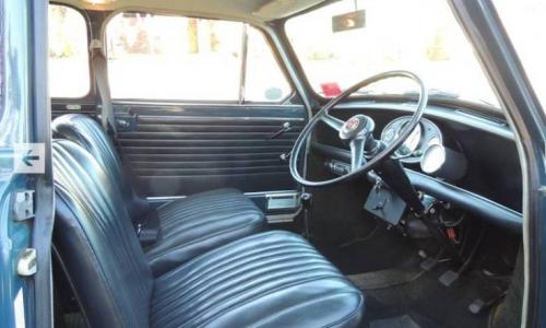 Black interior and carpets with heel mat.jpg