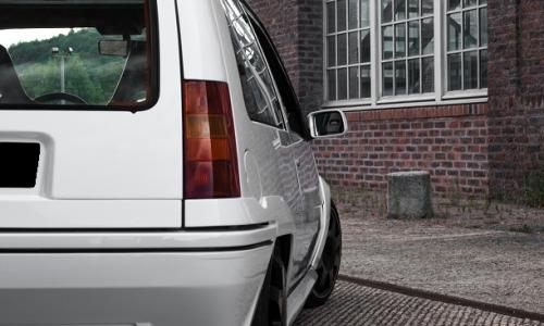Blanc Glacier Renault 5 GT Turbo.jpg