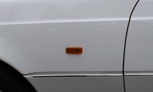 C140 Mercedes Side indicator amber repeaters.jpg