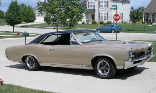 Champagne Metallic 1967 Pontiac GTO.jpg