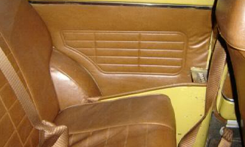 Chesnut vinyl trim Clubman GT Australia 1972.png