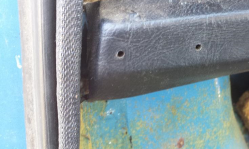 Clubman GT Lower left dash clubman GT police badge location.png