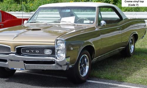 Creme vinyl roof 1967 GTO.jpg