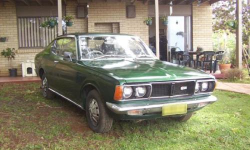 Datsun 180B SSS coupe 610 Darg green paint.jpg