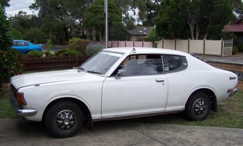 Datsun 180B SSS coupe 610 white paint.jpg