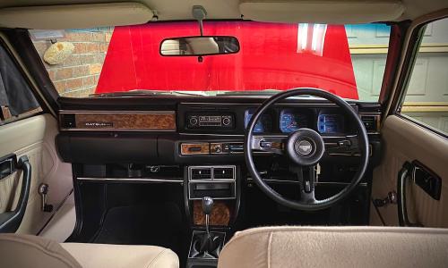Datsun 180B SSS coupe Bluebird Creme white interior 610 images (hardtop) (4).jpg