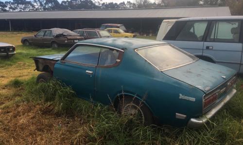 Datsun 180B SSS hardtop dark Blue 610 paint.jpg