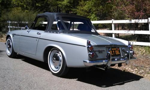 Datsun Roadster 2000 1967.5 2.jpg