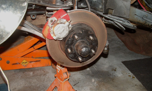 Disc brake close up dunlop bendix copy.png