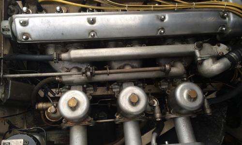 E-Type 2 inch SU carburetters.jpg