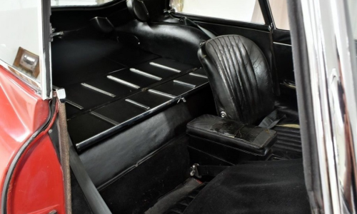 E-Type Series 1 4.2l interior image and dashboard (2).png