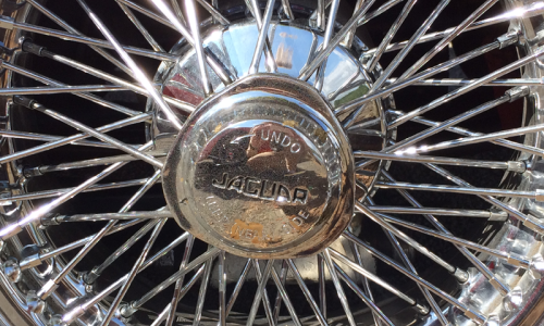 E-Type XKE Jaguar Series 1.5 72-spoke wheels close up image knock off (1).png