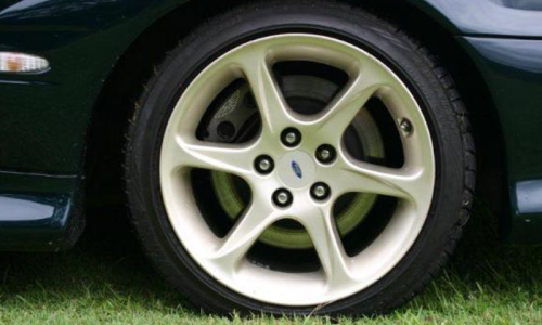 EL Ford Falcon GT front alloy wheels and disc brakes image.png