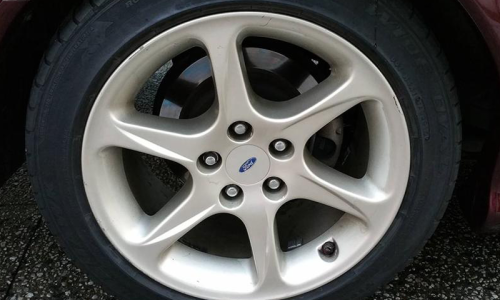 EL Ford Falcon GT rear alloy wheels and disc brakes image.png