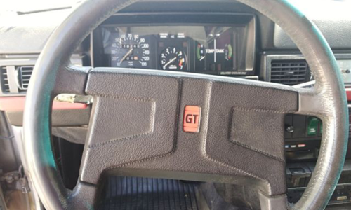 Early Volvo 242 GT steering wheel.png