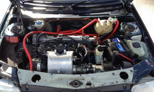 Engine bay 1990.jpg