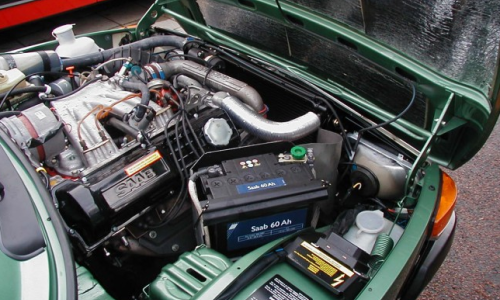 Engine bay Saab 99 Turbo 2.png
