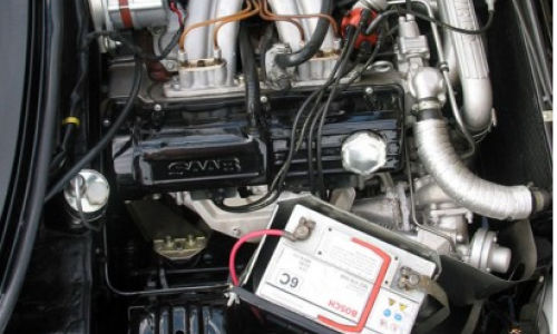 Engine bay Saab 99 Turbo 4.png