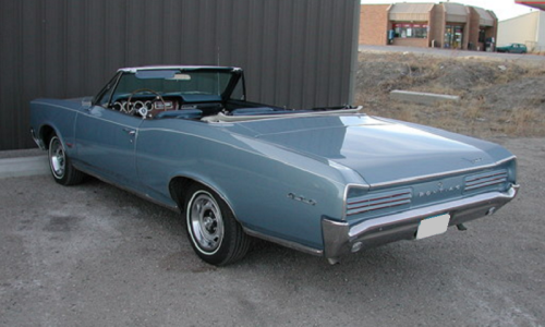 Fontaine Blue 1966 Pontiac GTO.png