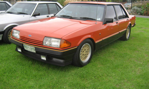 Ford Fairmont Ghia XE ESP Chesnut red over charcoal paint code T (2).png