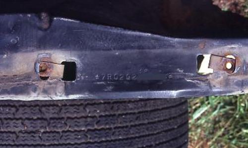 Ford Shelby GT 500 inner guard chassis ID number 1.jpg