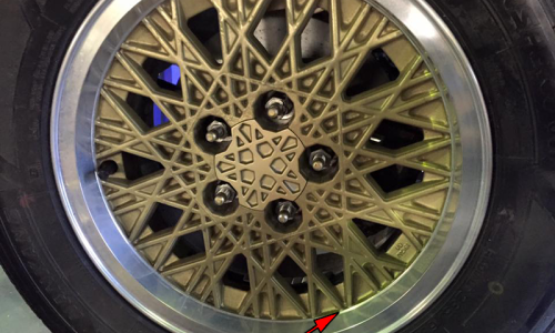 Ford XE Fairmont Ghia ESP snowflake wheels gold (3).png
