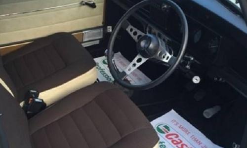Front seats Nugget Gold 1275LS brown trim 1.jpg